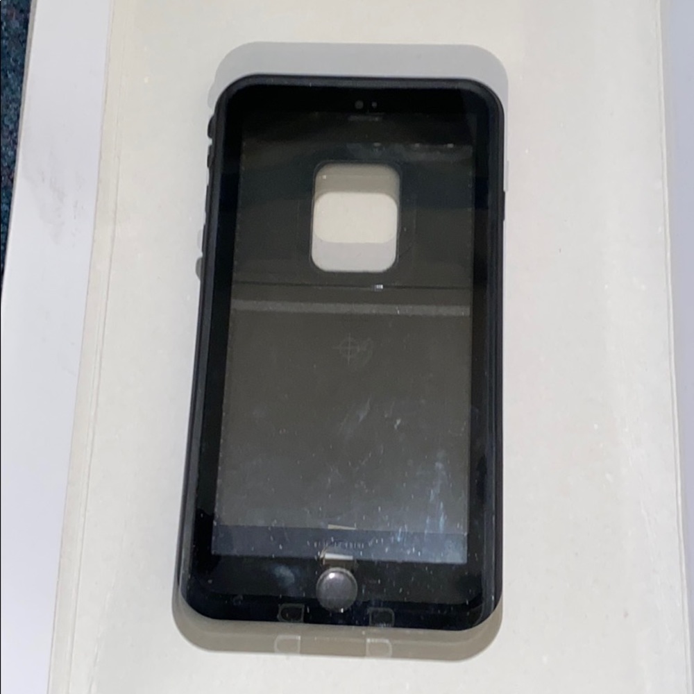iPhone plus life proof case